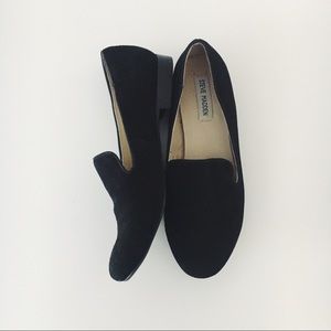 STEVE MADDEN Black Suede Loafers